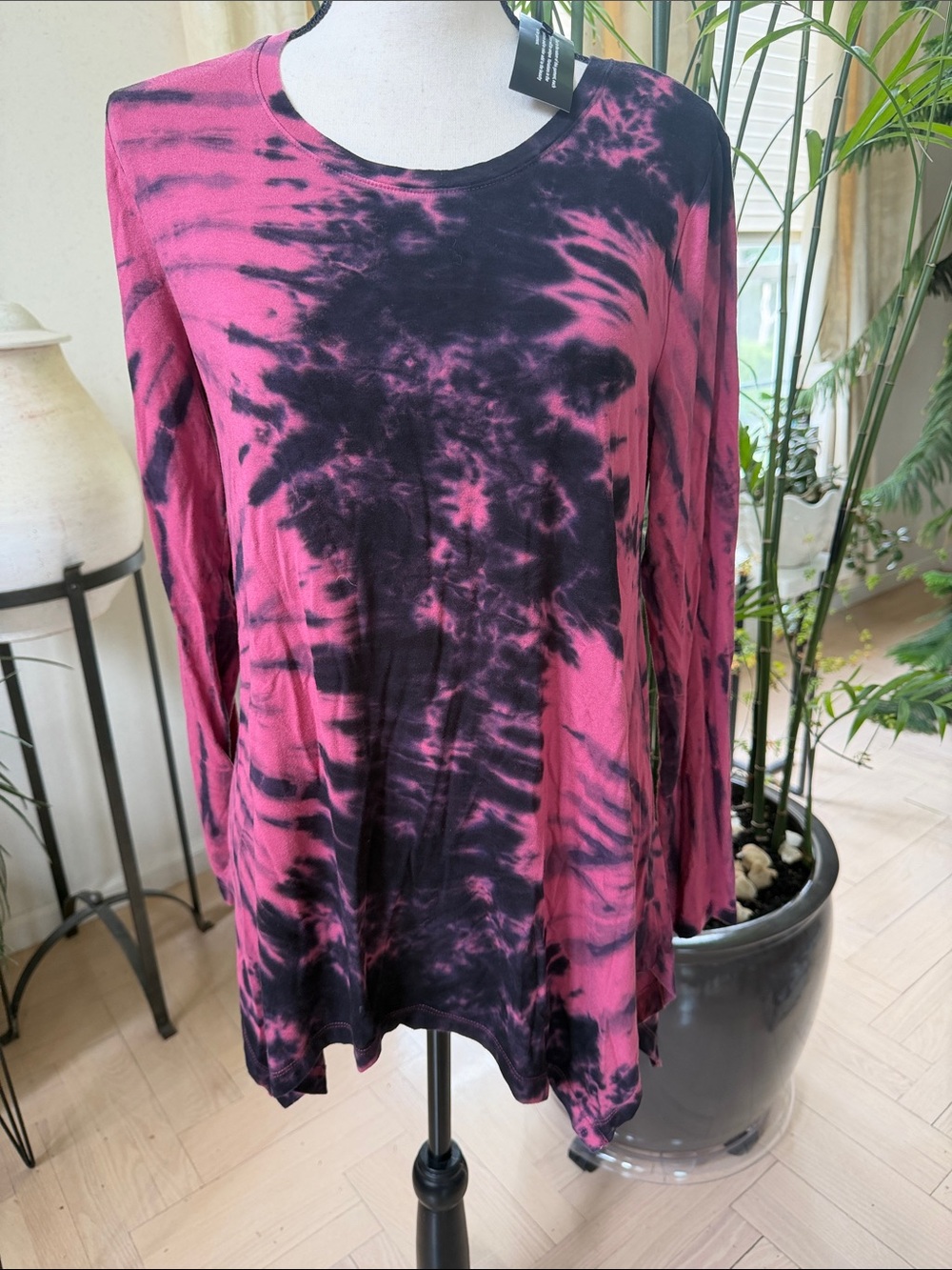 LOGO by Lori Goldstein Pink & Black Tie-Dye Long Sleeve Top